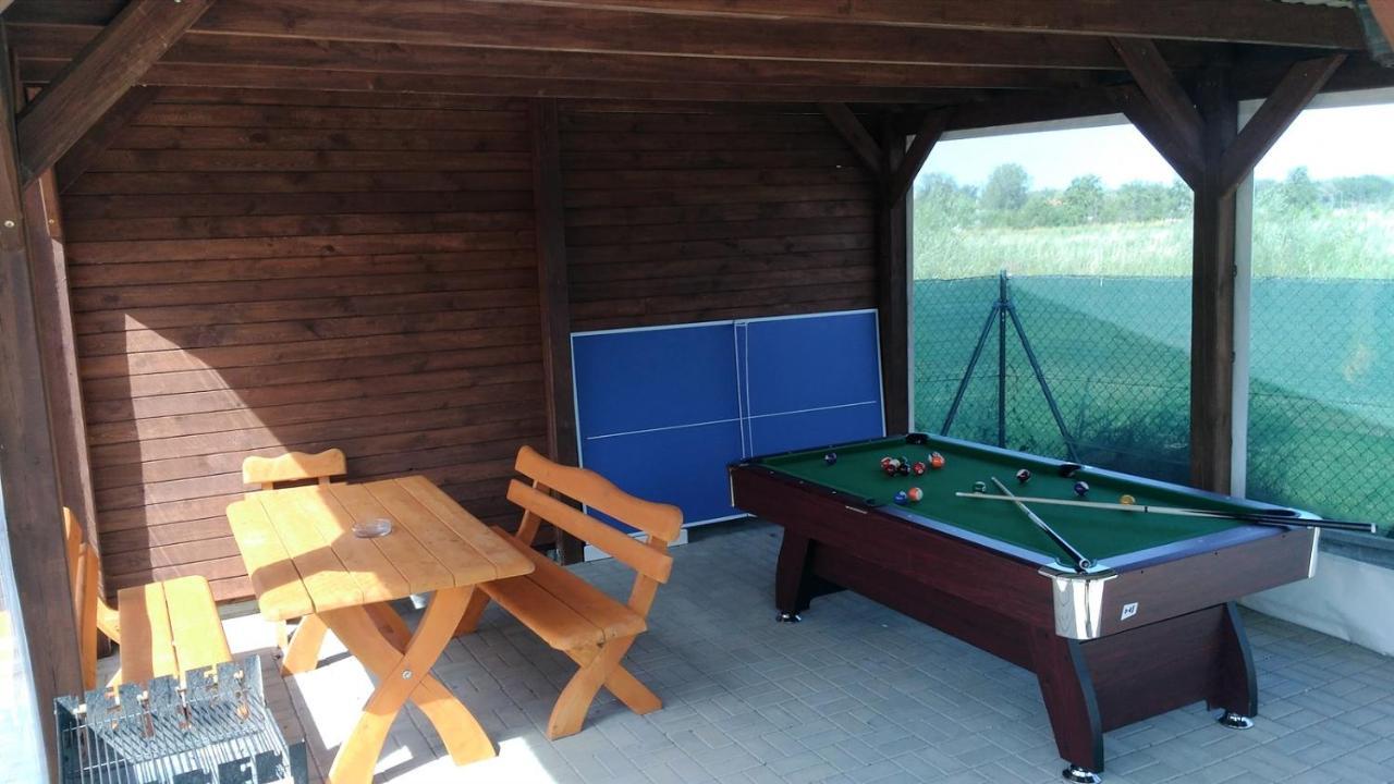 Villa Over Lake Миелно Екстериор снимка