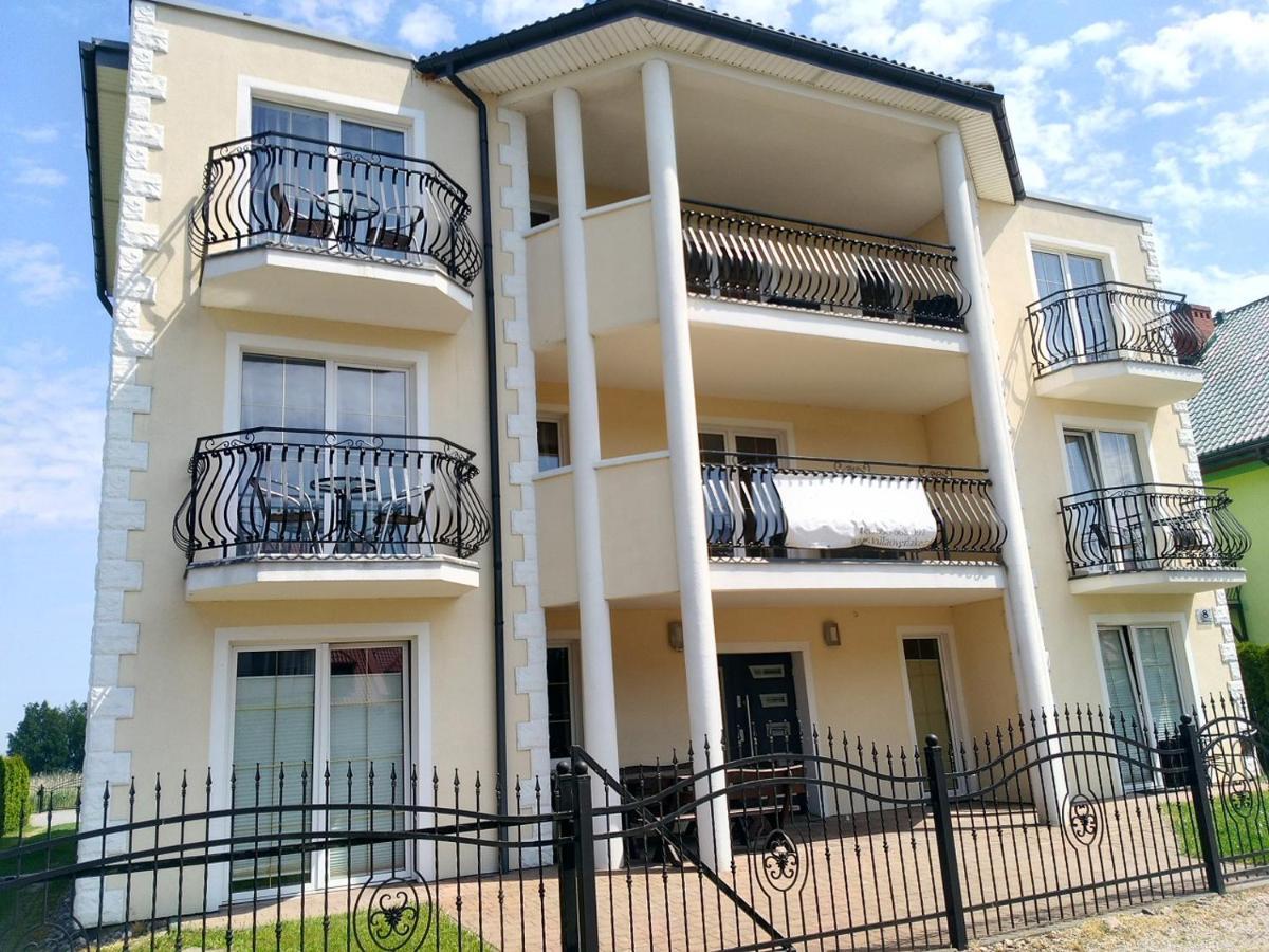 Villa Over Lake Миелно Екстериор снимка